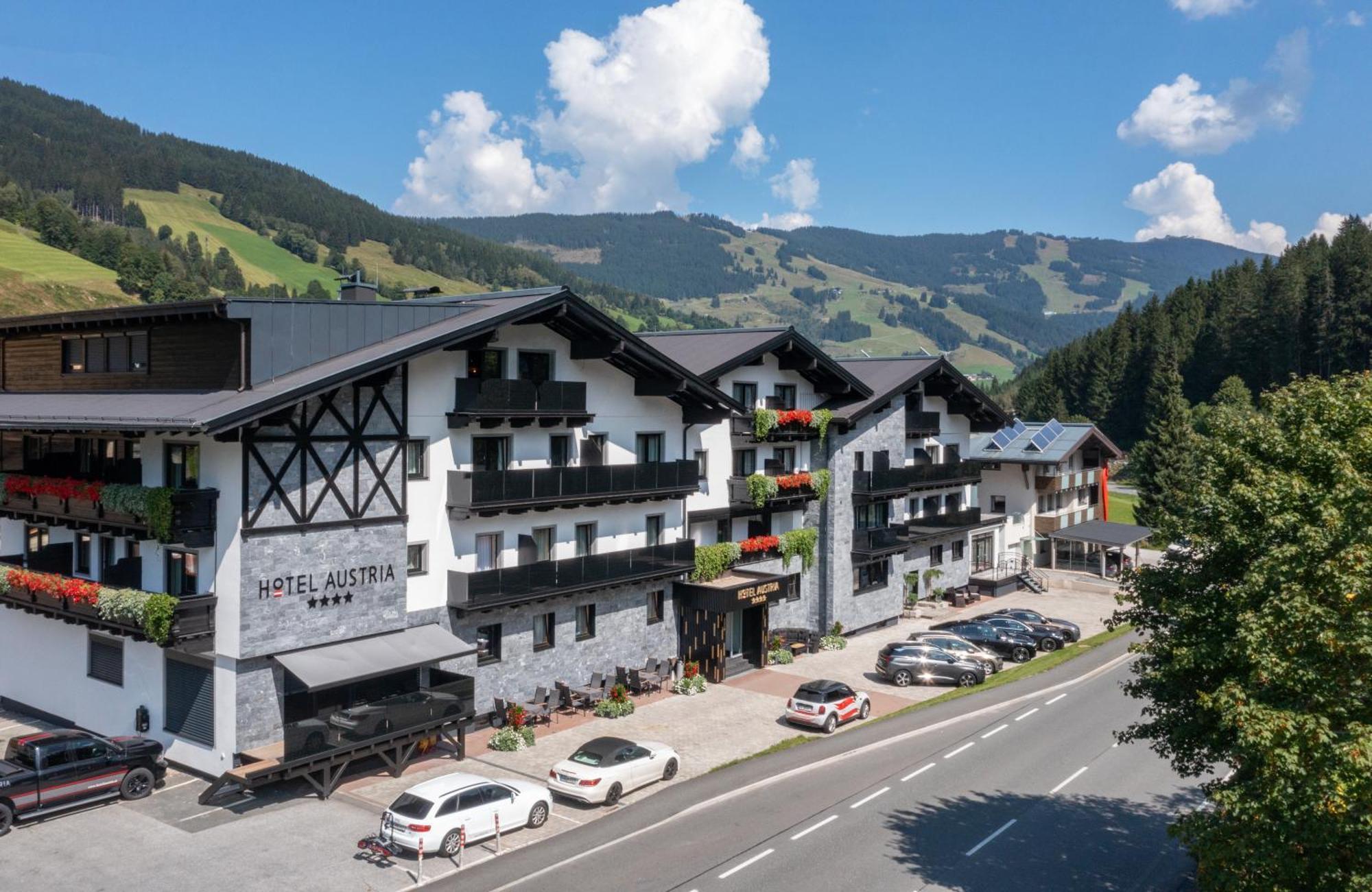 Hotel Austria Saalbach-Hinterglemm Bagian luar foto