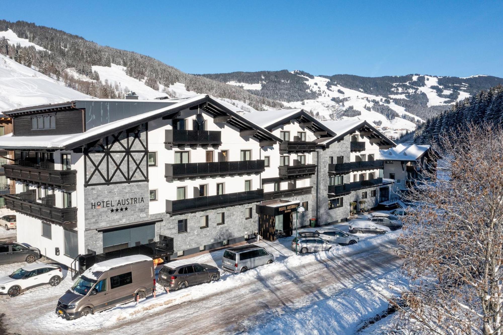 Hotel Austria Saalbach-Hinterglemm Bagian luar foto